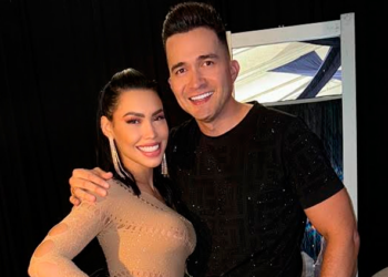 Ana del Castillo Reemplazó a su Pareja ‘Chide’ con Nuevo Acordeonero